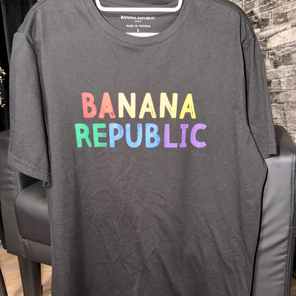 Banana Republic Rainbow Logo Graphic T-Shirt – Black – Size L - Picture 4 of 4